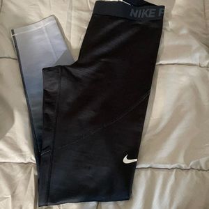 Nike Pro Leggings (medium)